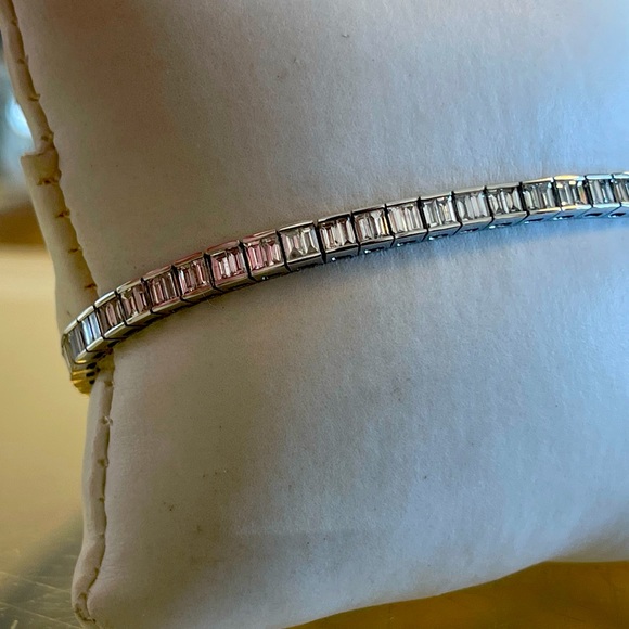 Meet your Posher - Picture 1 of 1